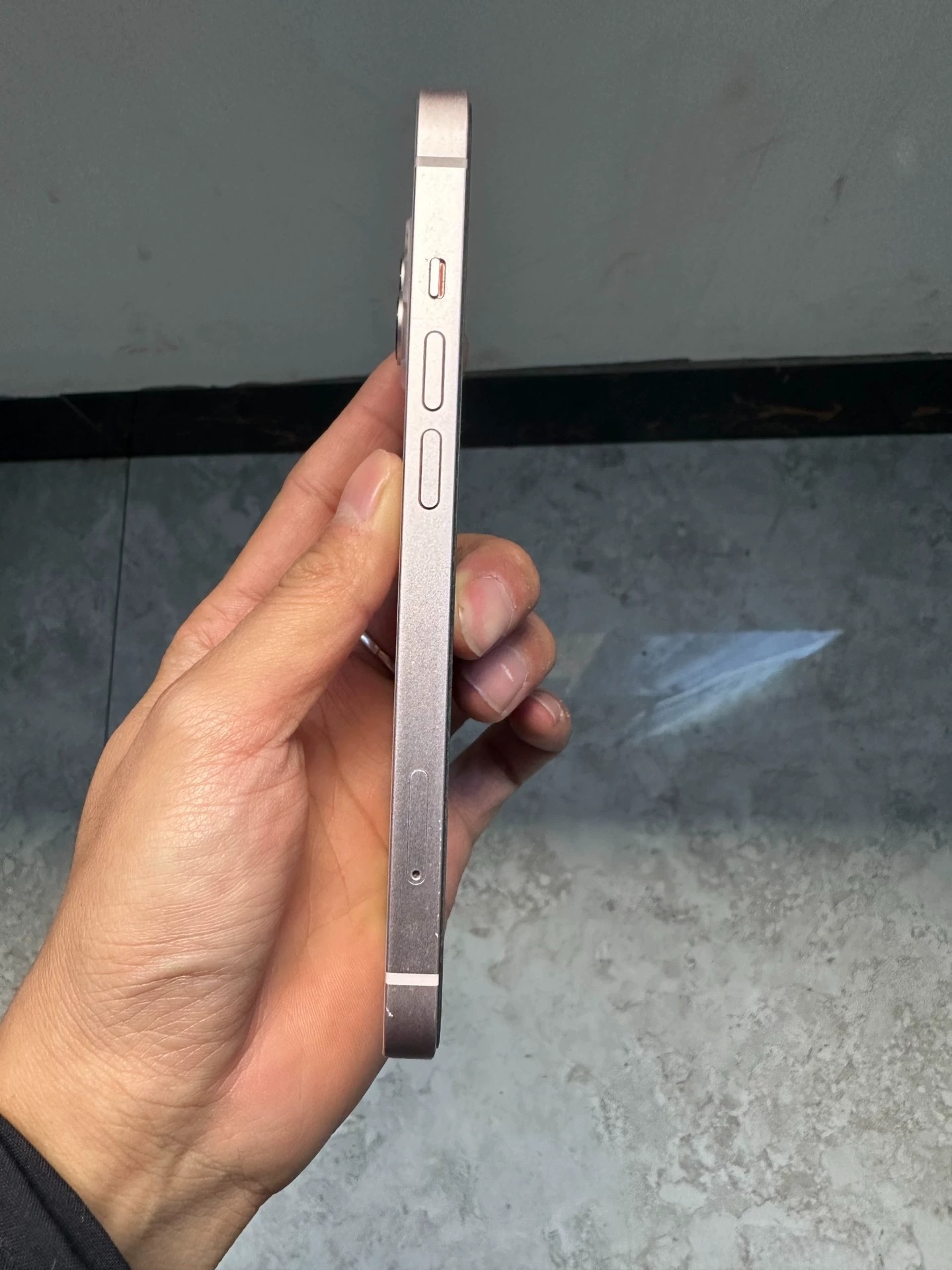 iPhone13国行128g 无拆无修轻微痕迹带外盒手机壳充电器 电池70多还是80多忘了 iPhone13国行128g 无拆无修轻微痕迹带外盒手机壳充电器 电池70多还是80多忘了